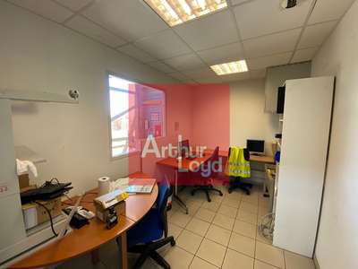 Location Locaux d'activités - Entrepôts à Roquefort