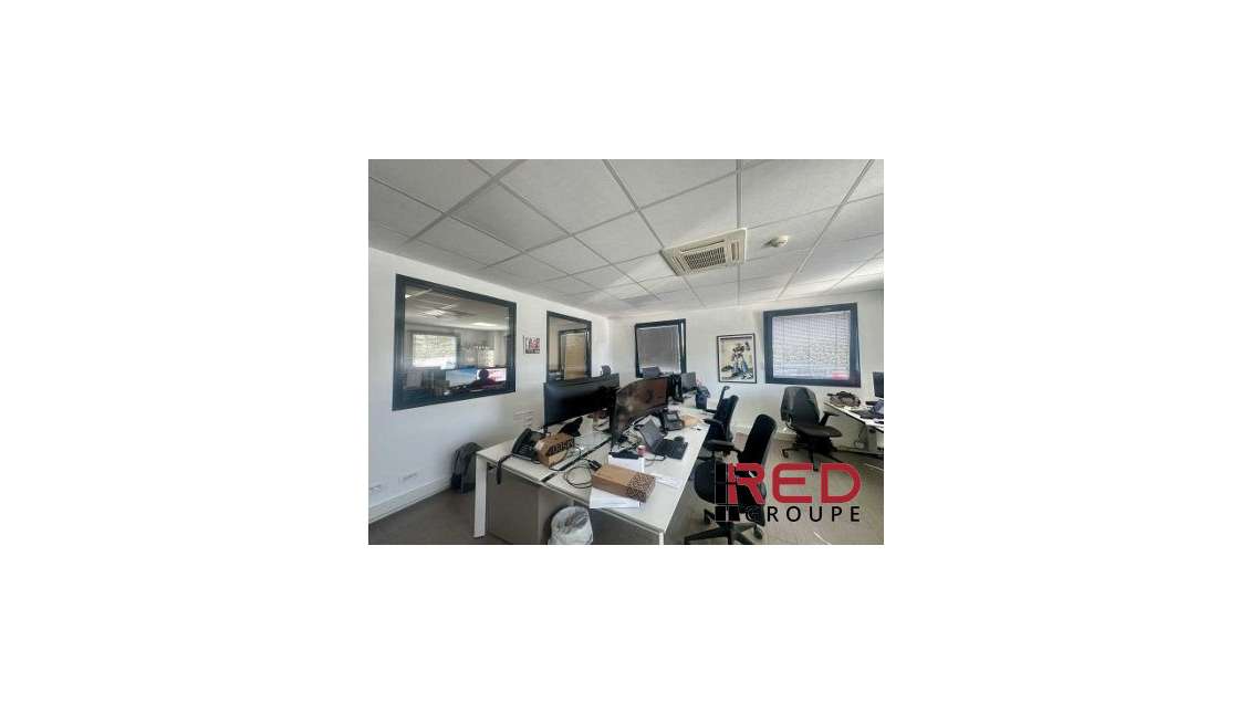 A louer entrepôt + bureaux sect Peynier/Rousset