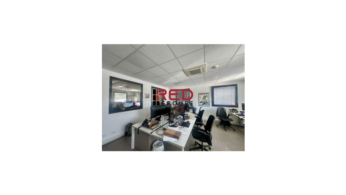 A louer entrepôt + bureaux sect Peynier/Rousset