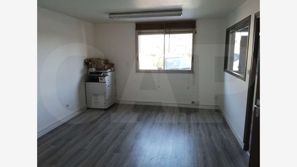 A louer local d'activités 370m² à Vannes Nord