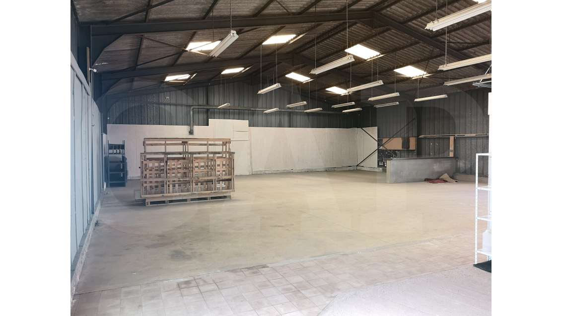 A louer local d'activités 370m² à Vannes Nord