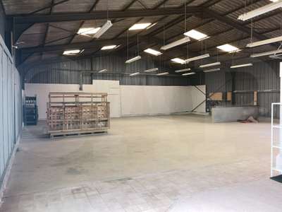A louer local d'activités 370m² à Vannes Nord