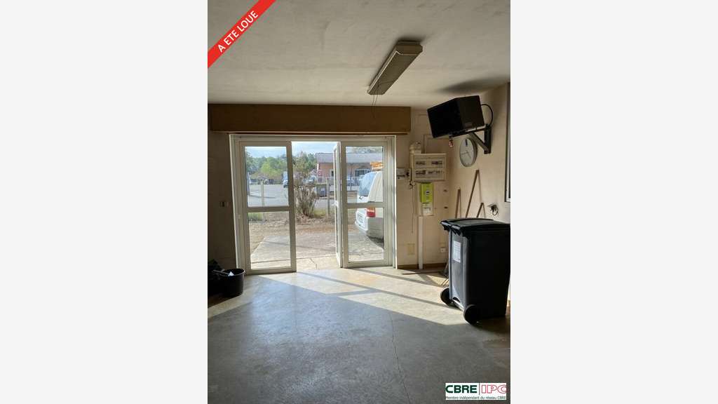 Location local 250m² zone artisanale de Saint Avit