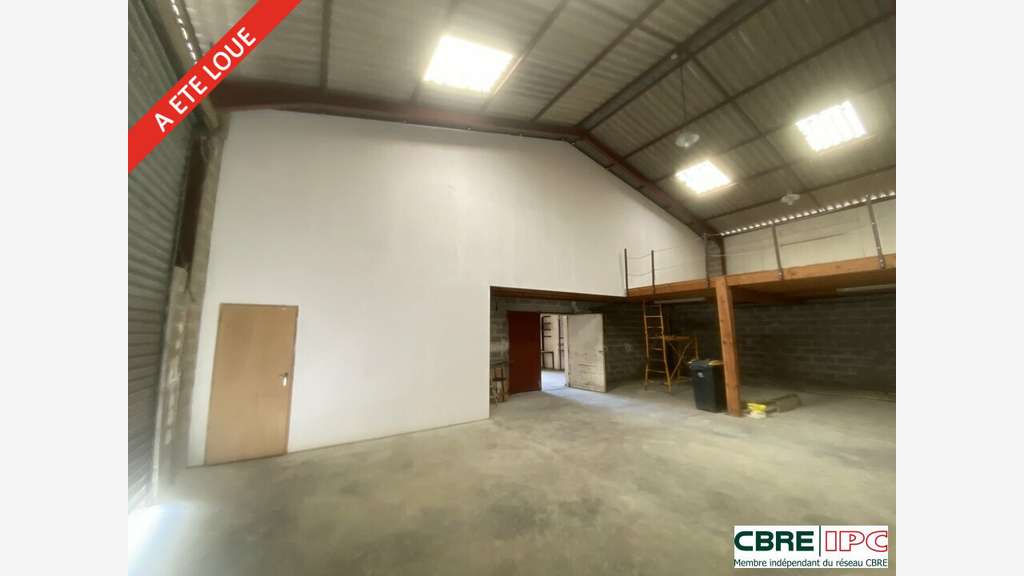 Location local 250m² zone artisanale de Saint Avit