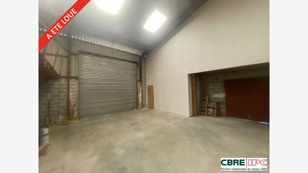 Location local 250m² zone artisanale de Saint Avit