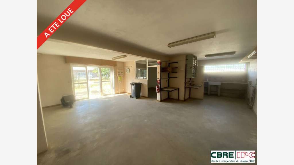 Location local 250m² zone artisanale de Saint Avit