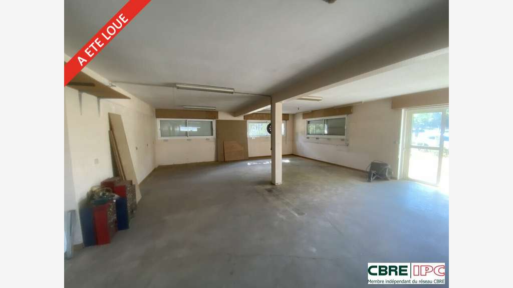 Location local 250m² zone artisanale de Saint Avit