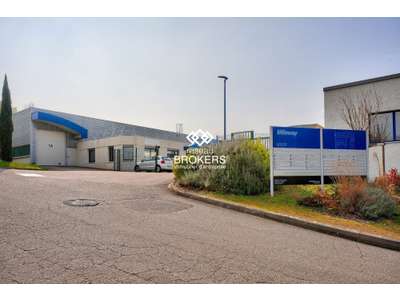 Location Locaux d'activités - Entrepôts à Saint-Genis-Laval