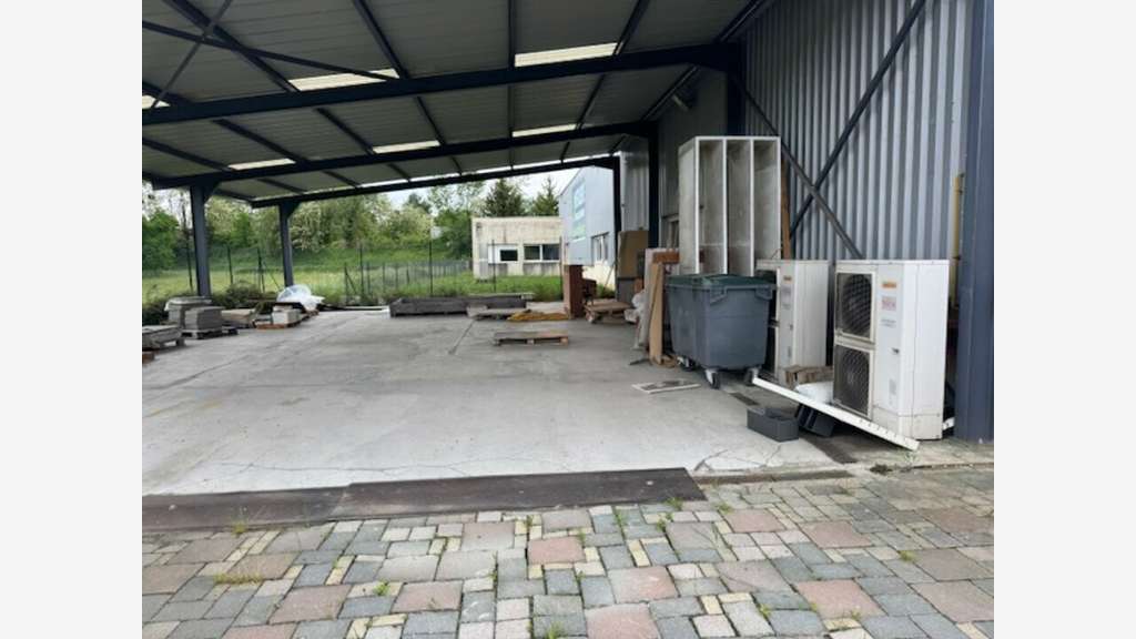Local de 500m² à louer à Saint-Georges-de-Reneins