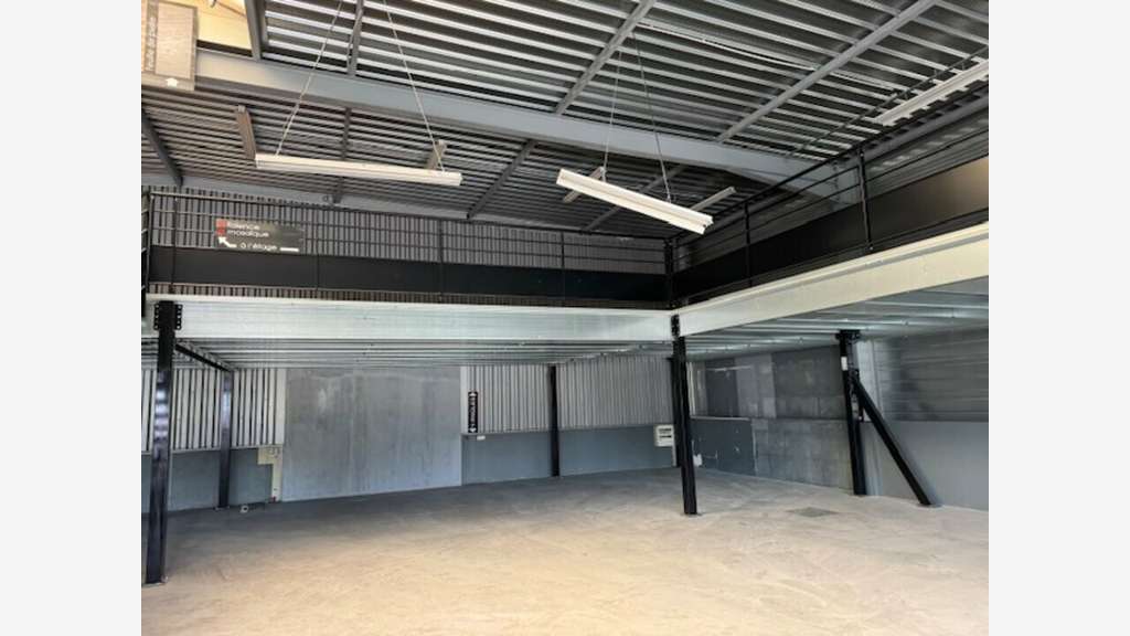 Local de 500m² à louer à Saint-Georges-de-Reneins