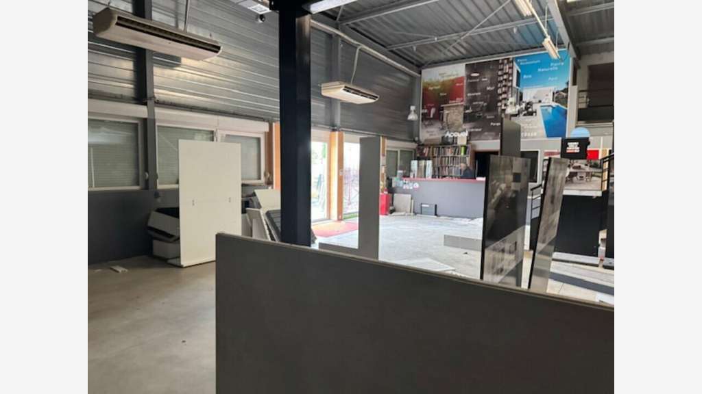 Local de 500m² à louer à Saint-Georges-de-Reneins