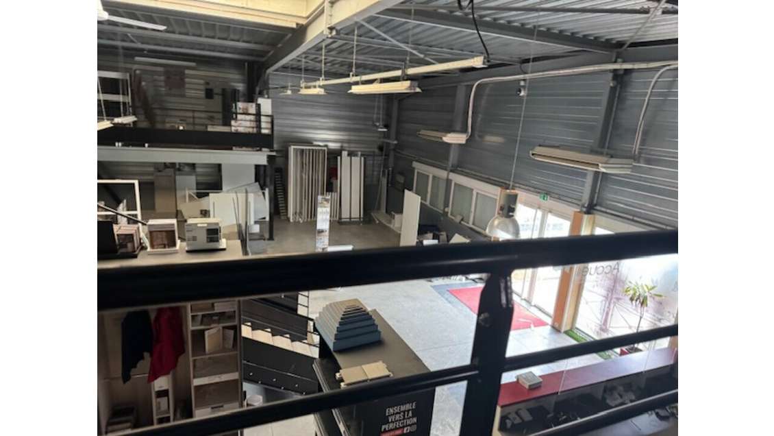 Local de 500m² à louer à Saint-Georges-de-Reneins