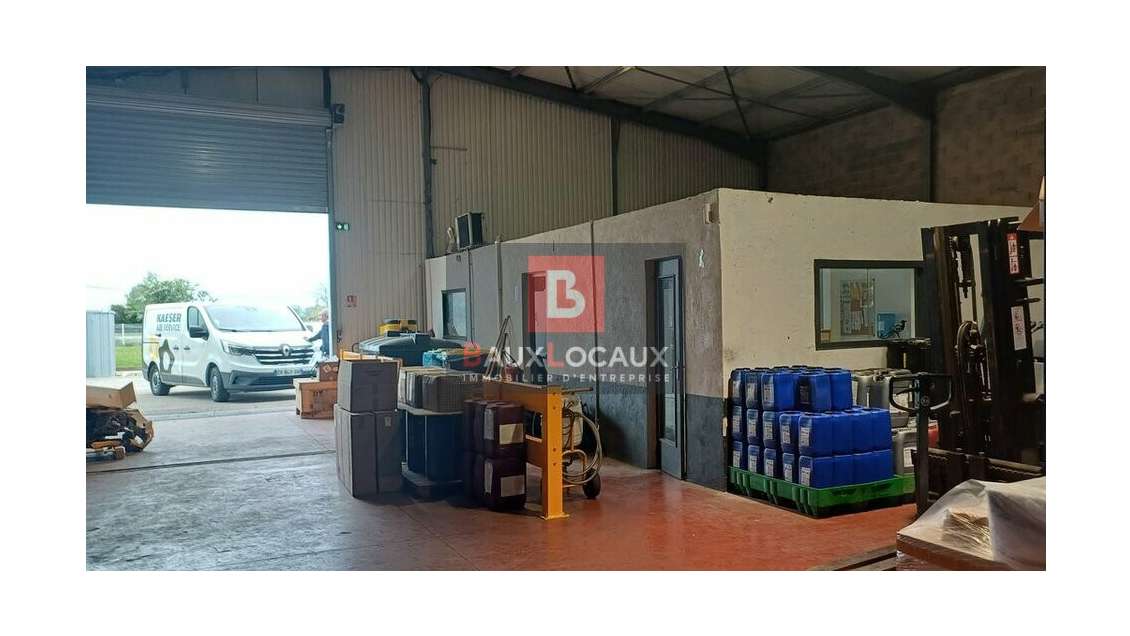 Local 390m² à louer entre Nîmes et Arles