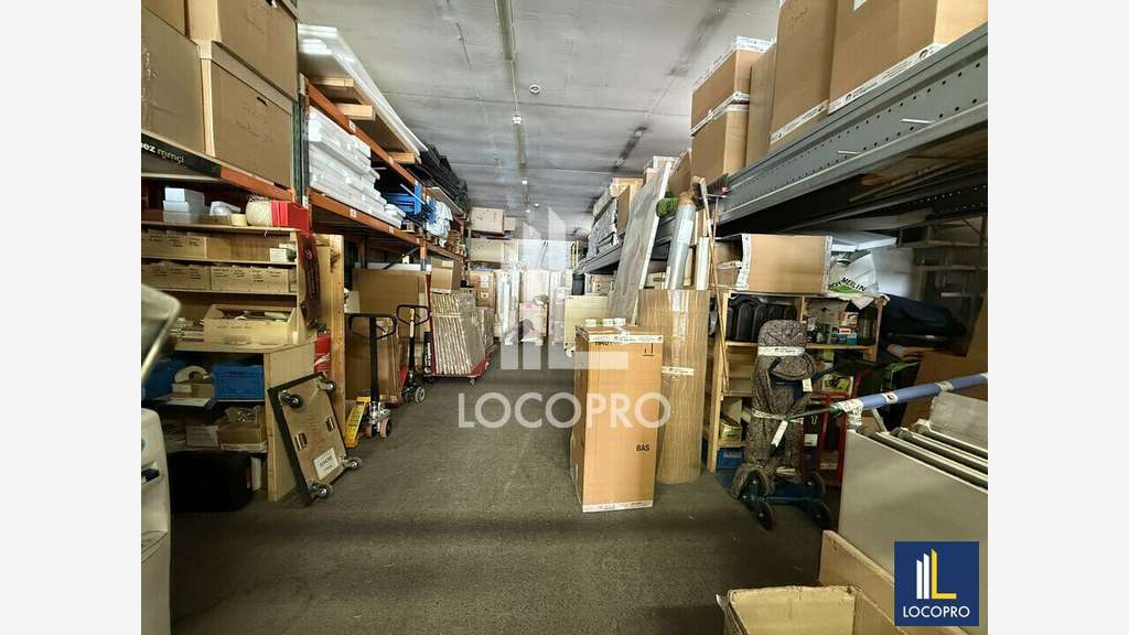 A louer local activité 687m² ZI St-Laurent-du-Var