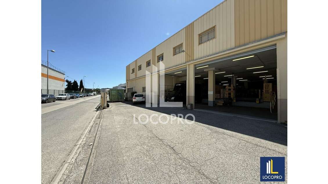 A louer local activité 687m² ZI St-Laurent-du-Var