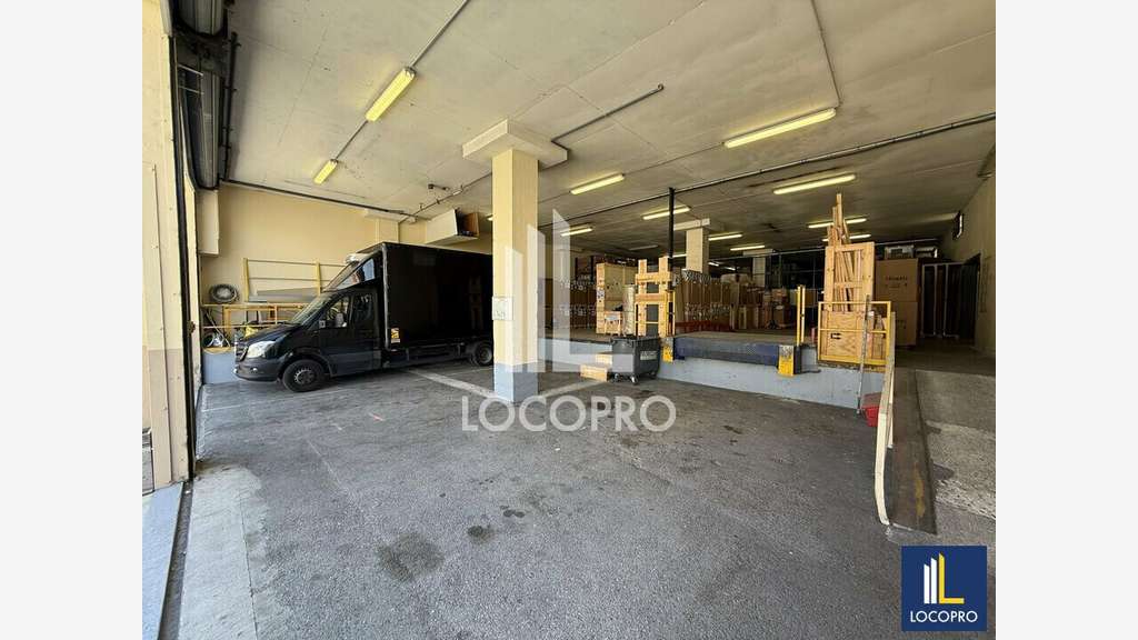 A louer local activité 687m² ZI St-Laurent-du-Var