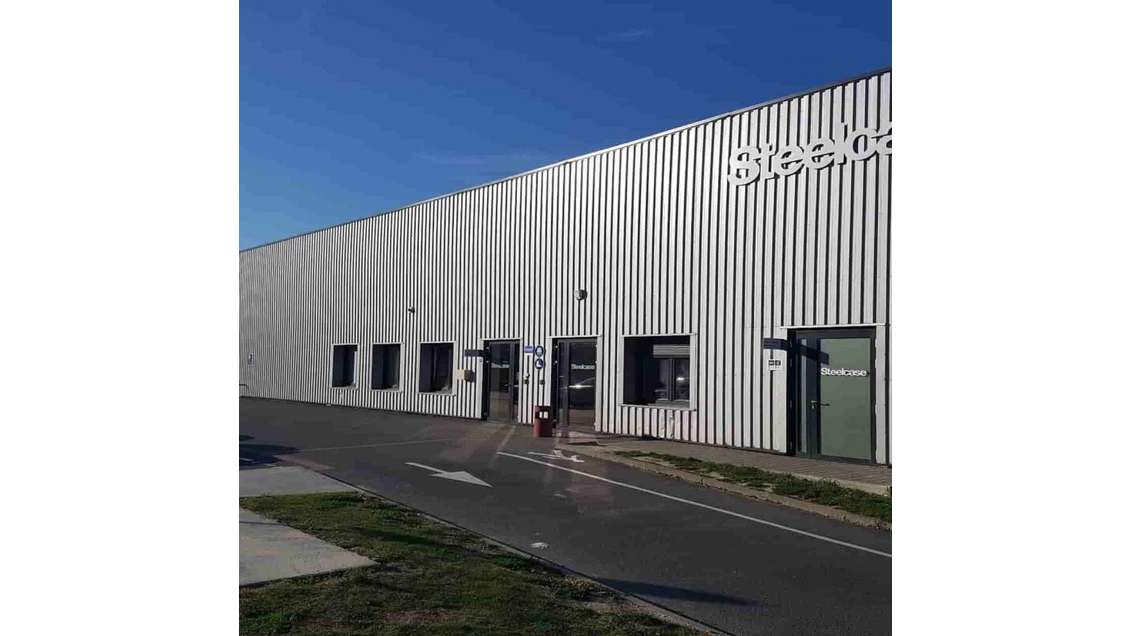 A louer entrepôt logistique 7275m² à Saint-Léonard