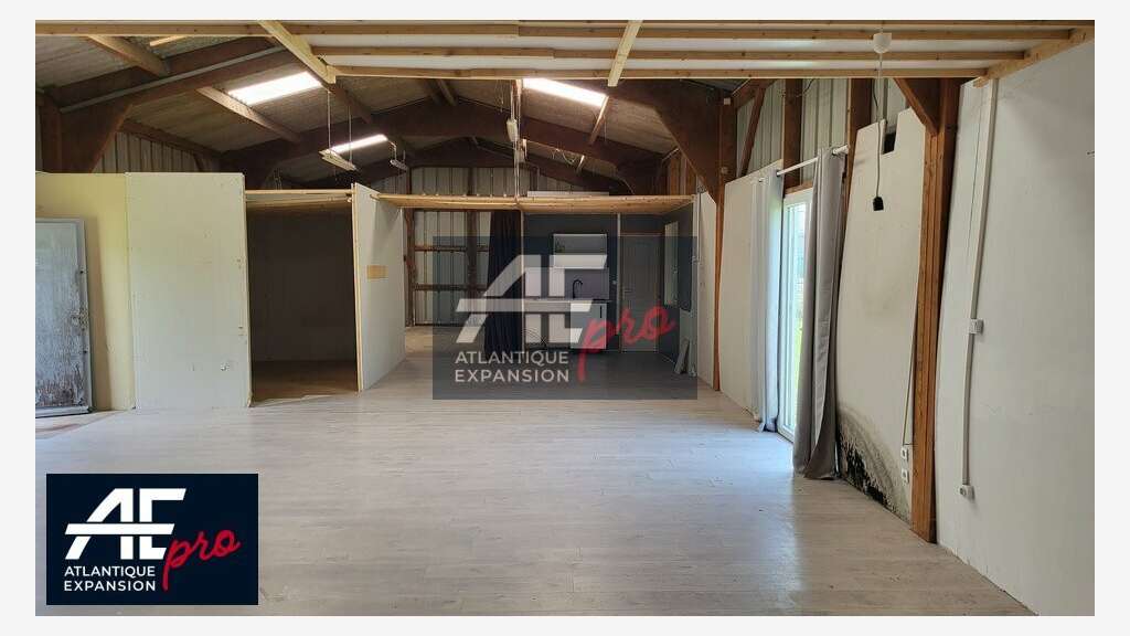 Entrepôt 168m² à louer à l'entrée de Saint Nazaire