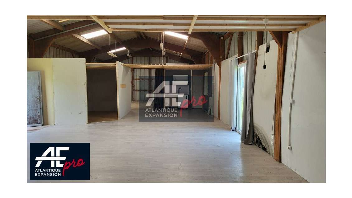 Entrepôt 168m² à louer à l'entrée de Saint Nazaire