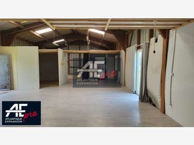 Entrepôt 168m² à louer à l'entrée de Saint Nazaire