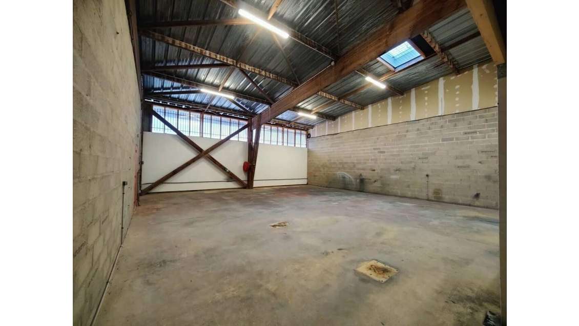 A louer local d'activités 250m² au Sud de Rouen