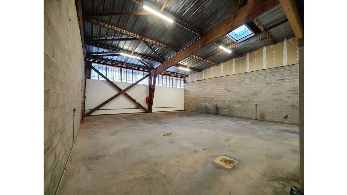 A louer local d'activités 250m² au Sud de Rouen
