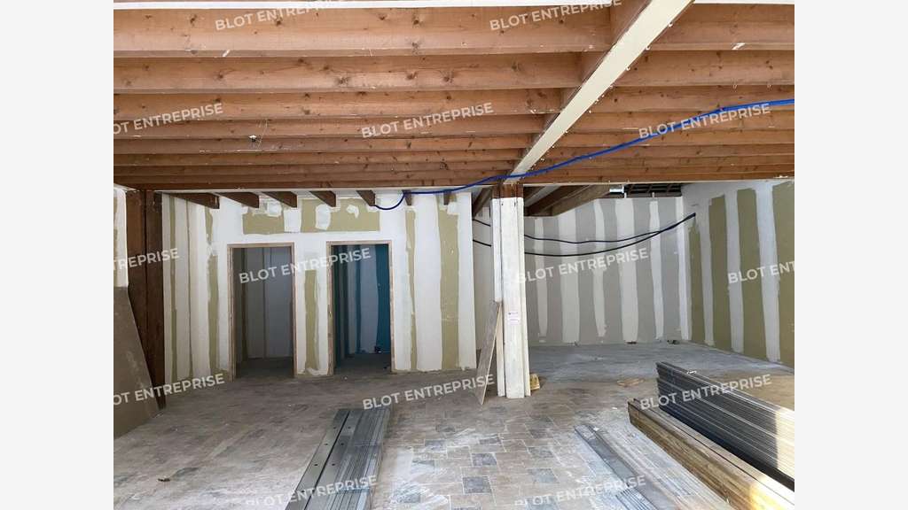 A louer locaux d'activités neufs 223m² prox. Dinan
