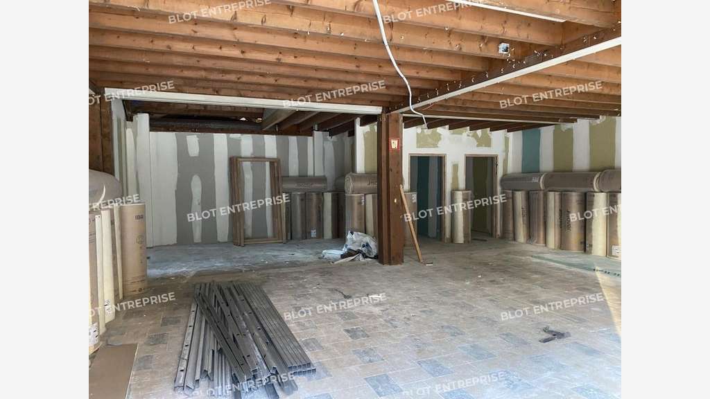 A louer cellule neuve 160m² Saint-Samson-sur-Rance