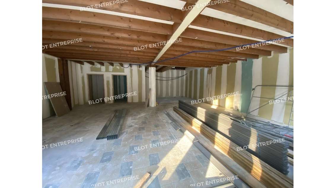 A louer cellule neuve 160m² Saint-Samson-sur-Rance