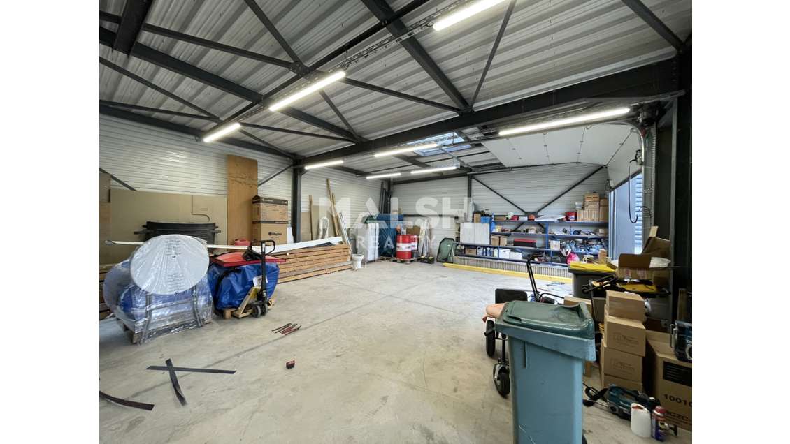 Local d'activités à louer 180m² à Sainte Consorce