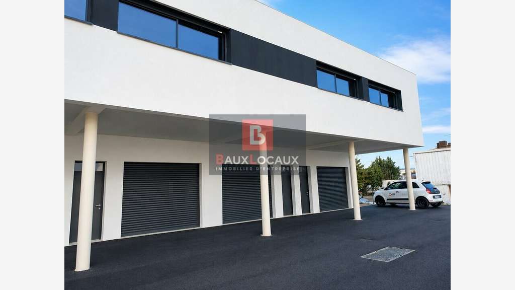 Loue local d'activités de 71m² à Salon de Provence