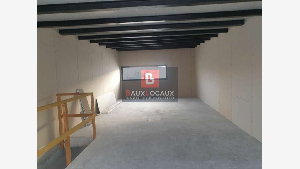 Loue local d'activités de 71m² à Salon de Provence