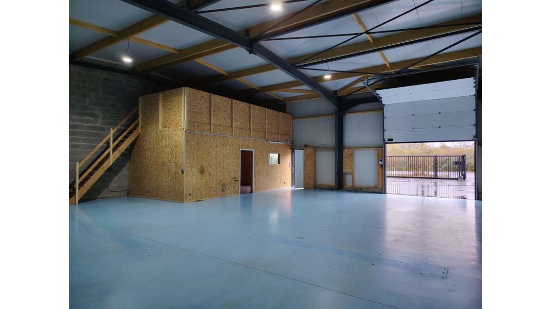 A louer local d'activité neuf 230m² à Savenay
