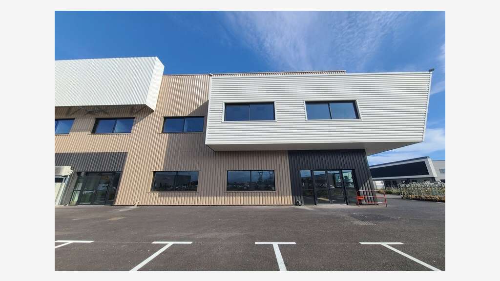 Local 278m² à louer Sète ZAE Eaux Blanches