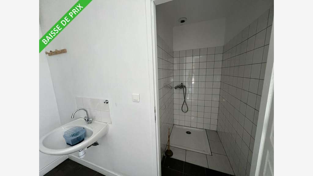 Local d'activité 435m² à louer en ZA à Soyaux 