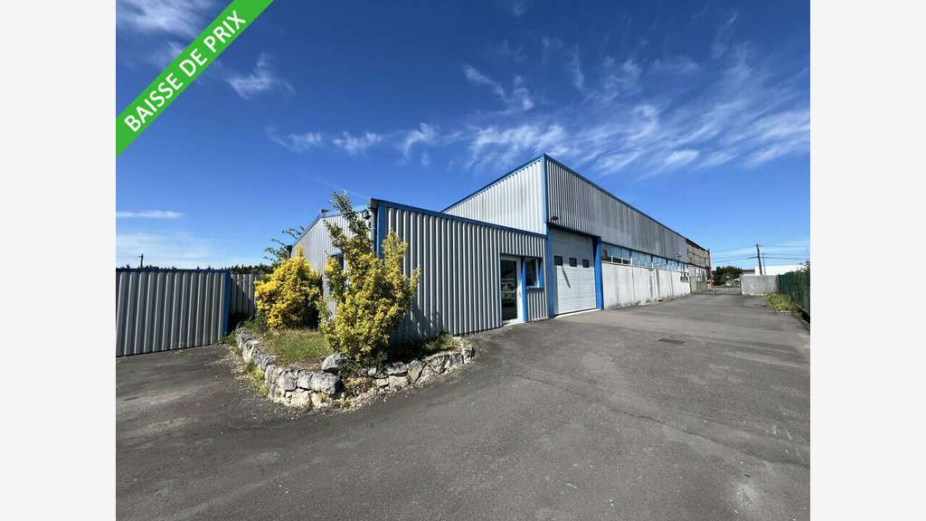 Local d'activité 435m² à louer en ZA à Soyaux 