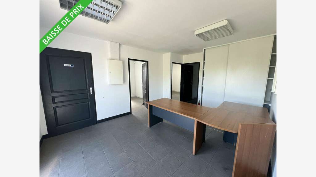 Local d'activité 435m² à louer en ZA à Soyaux 