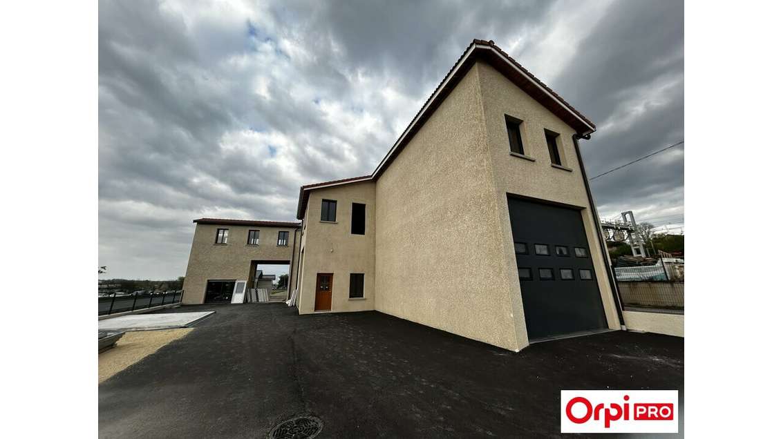 Local d'activité neuf 395m² à louer à Ternay A7