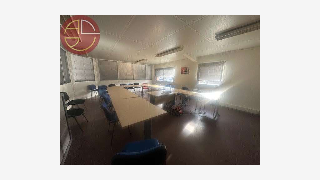 A louer entrepôt 1150m² à Toulouse Zone Thibaud