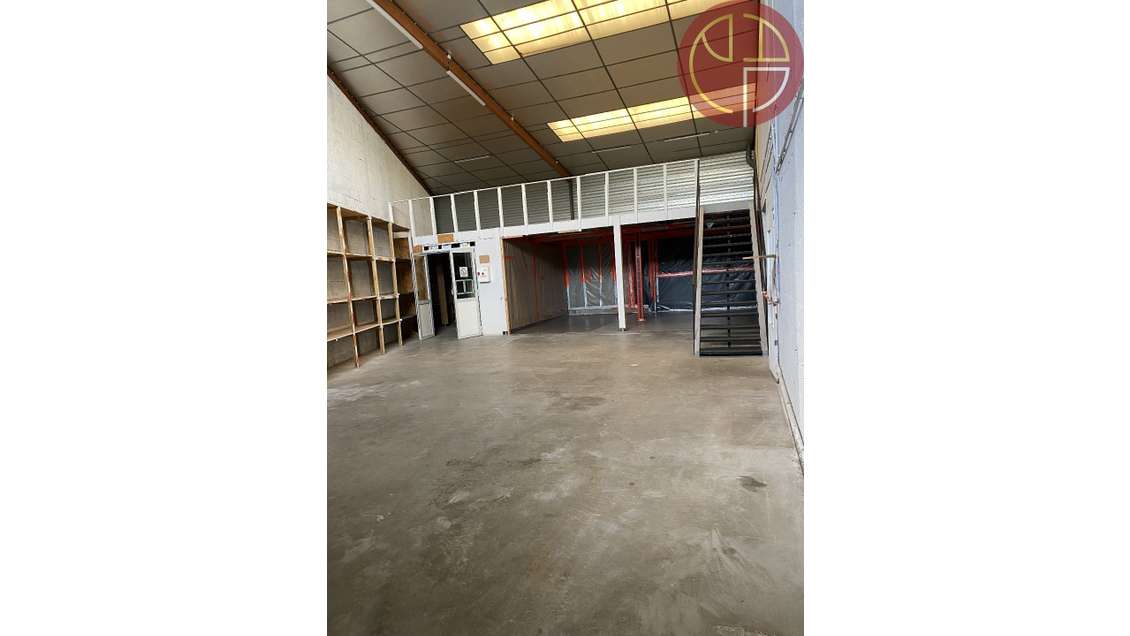 Location local 330m² à Toulouse ZI Thibaud