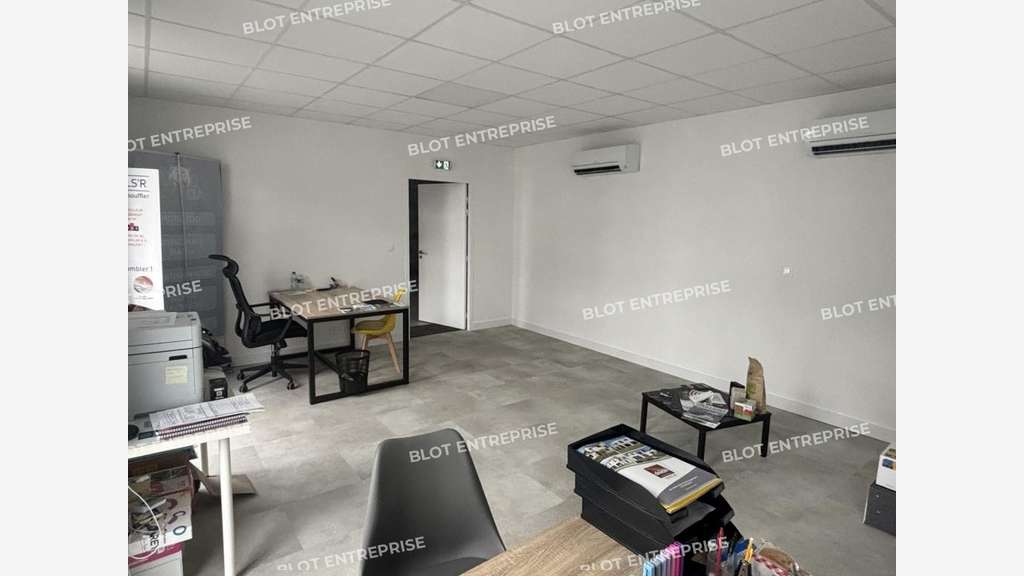 A louer cellule d'activités 173m² à Treillières