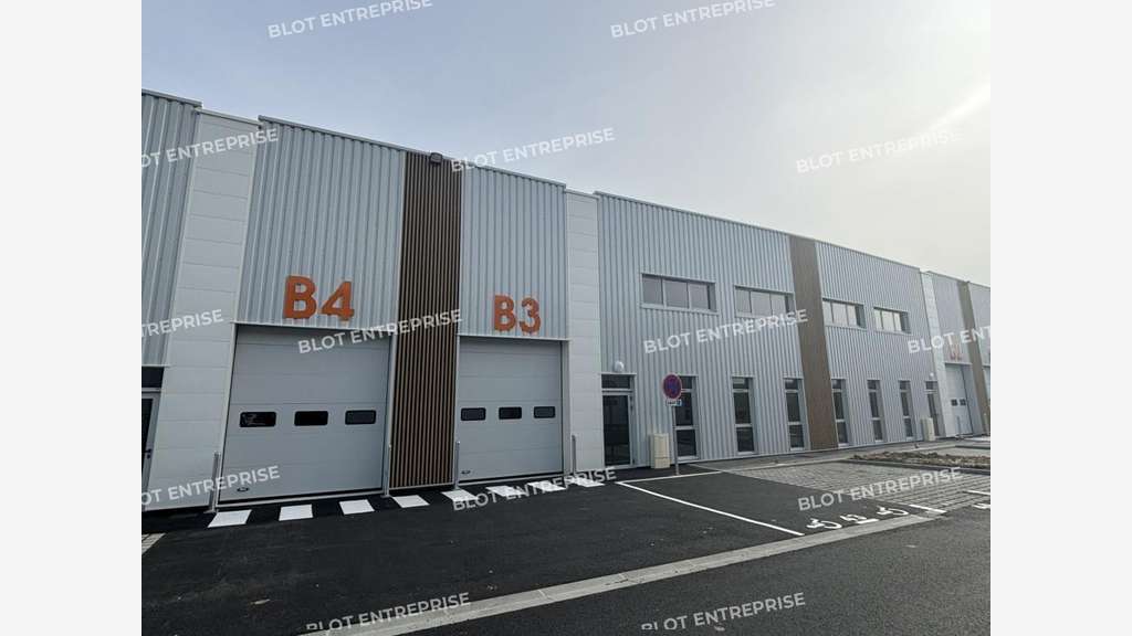 A louer cellule d'activités 173m² à Treillières