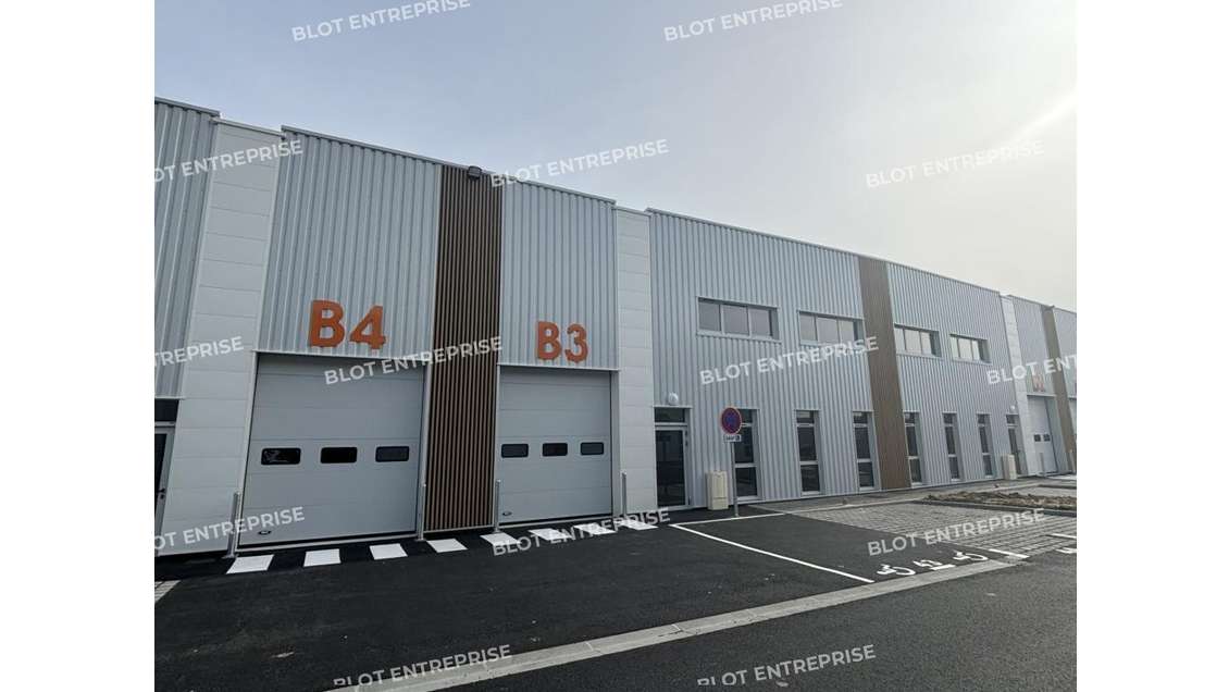 A louer cellule d'activités 173m² à Treillières
