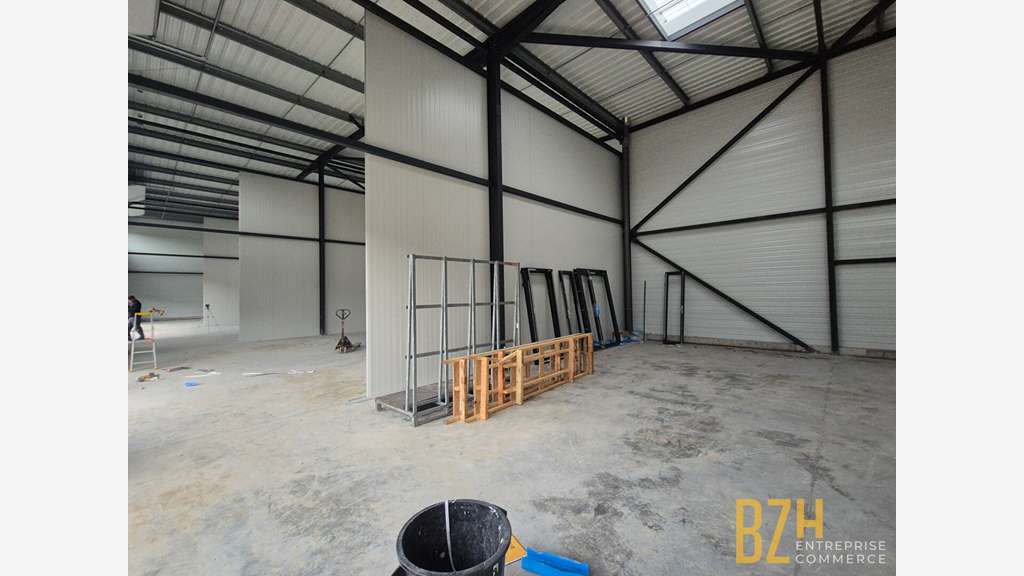 A louer local d'activité neuf 250m² secteur Vannes