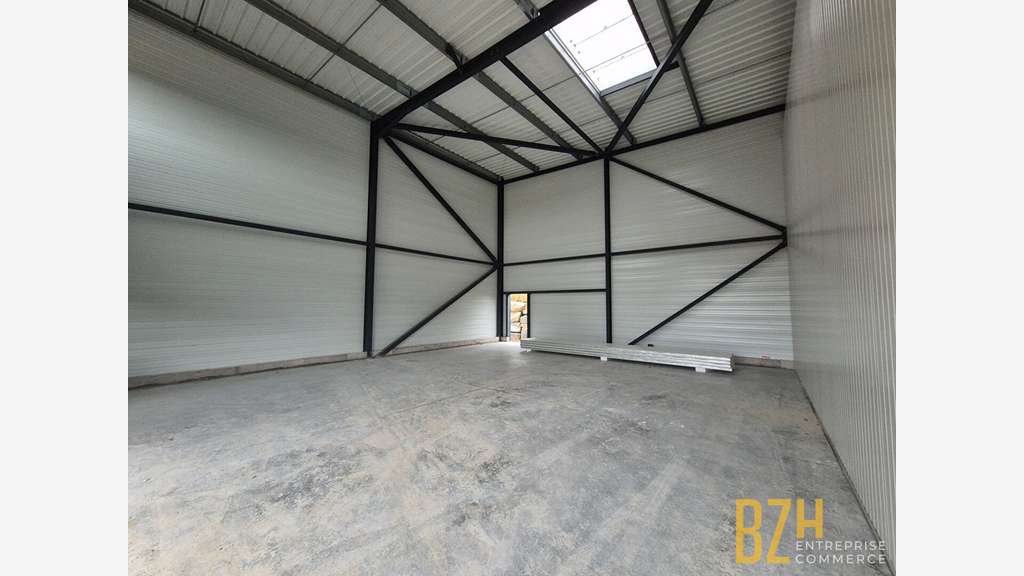 A louer local d'activité neuf 250m² secteur Vannes