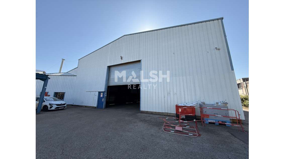 A louer local d'activités 2140m² à Vaulx en Velin