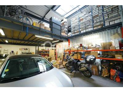 Location Locaux d'activités - Entrepôts à Vaulx-en-Velin