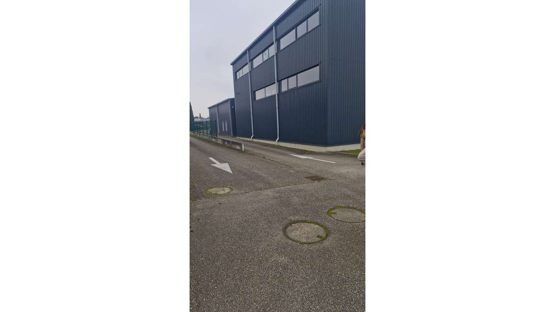 Entrepôt 155m² à louer proche de Bourgoin