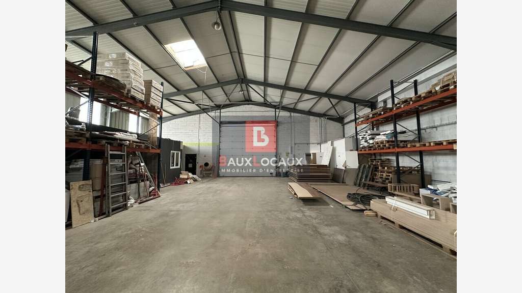 Entrepôt local d activité 500m² à louer à Vedène