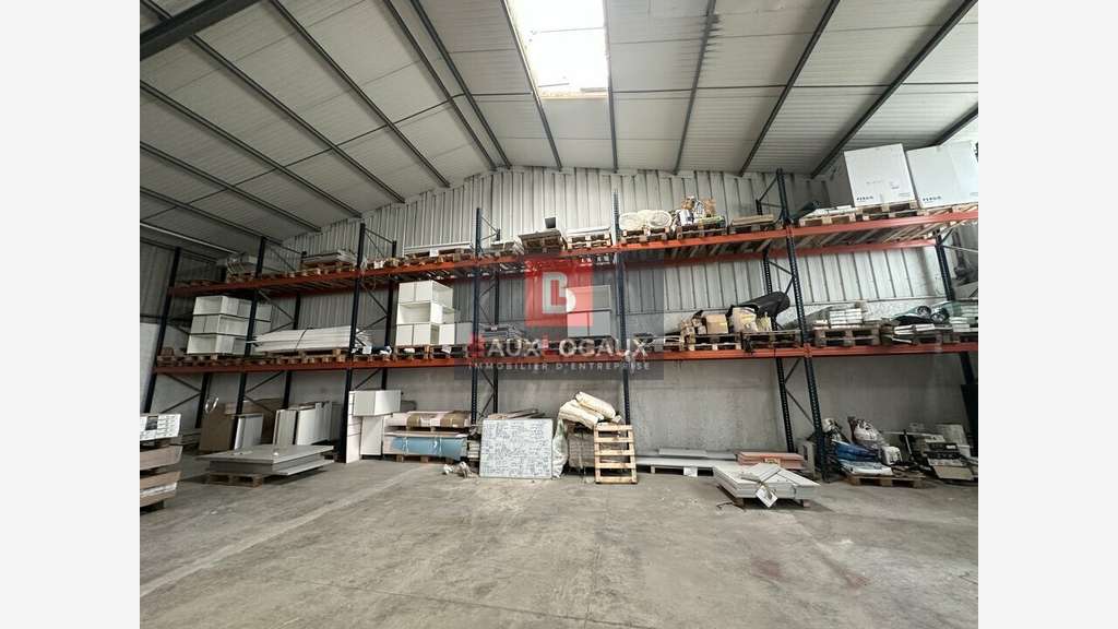 Entrepôt local d activité 500m² à louer à Vedène